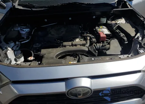 2019 Toyota Rav4 Xle from USA, damaged, VIN JTMW1RFV7KD017047